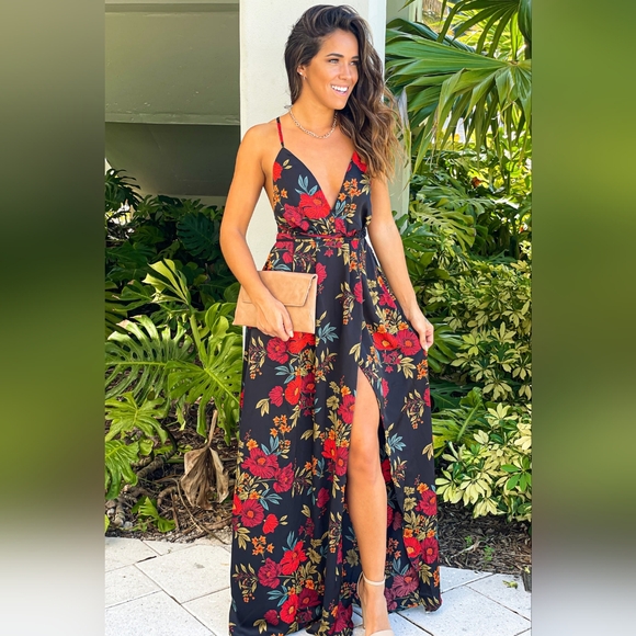 Saved By The Dress - Black & Red Floral Maxi w/ Slit - Picture 1 of 3